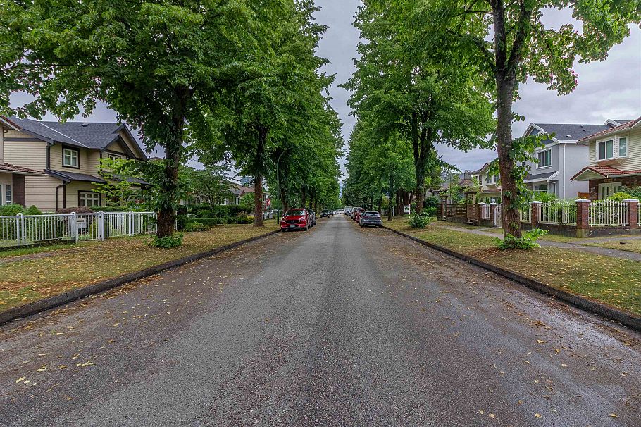 4467 Perry Street Vancouver, BC - 2