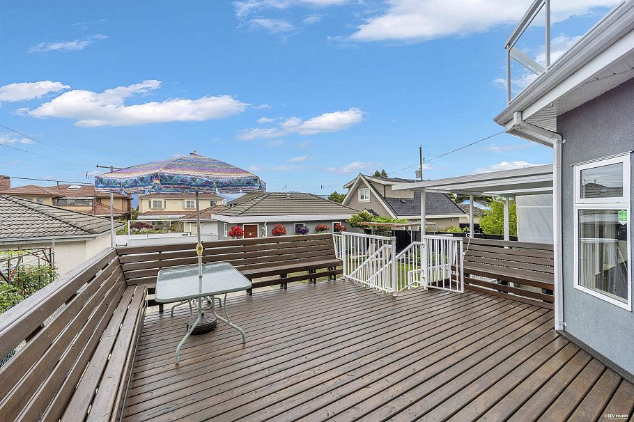 2381 E 40th Avenue Vancouver, BC - 13