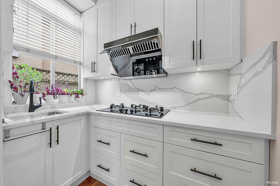 1285 W 47th Avenue Vancouver, BC - 19