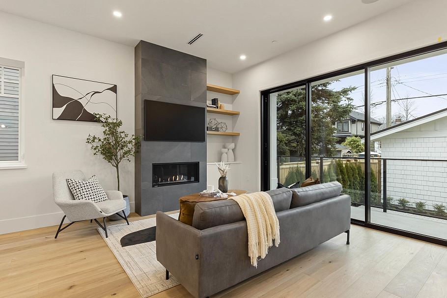 2 3919 W 18th Avenue Vancouver, BC - 2