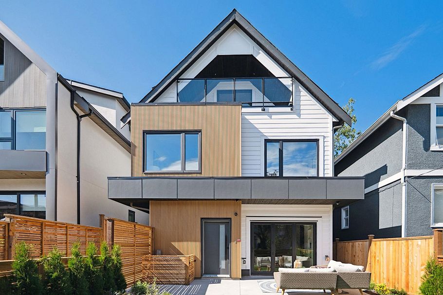#1 1079 E 14th Avenue Vancouver, BC - 2