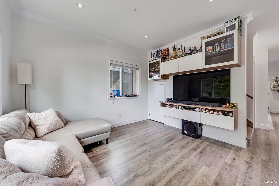 621 E 65th Avenue Vancouver, BC - 4
