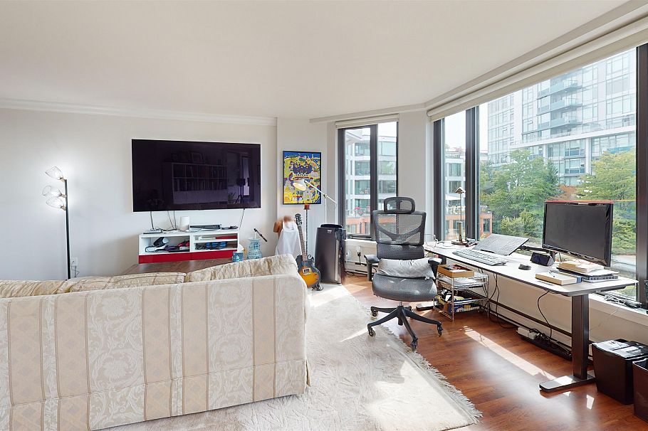 411 2201 Pine Street Vancouver, BC - 3