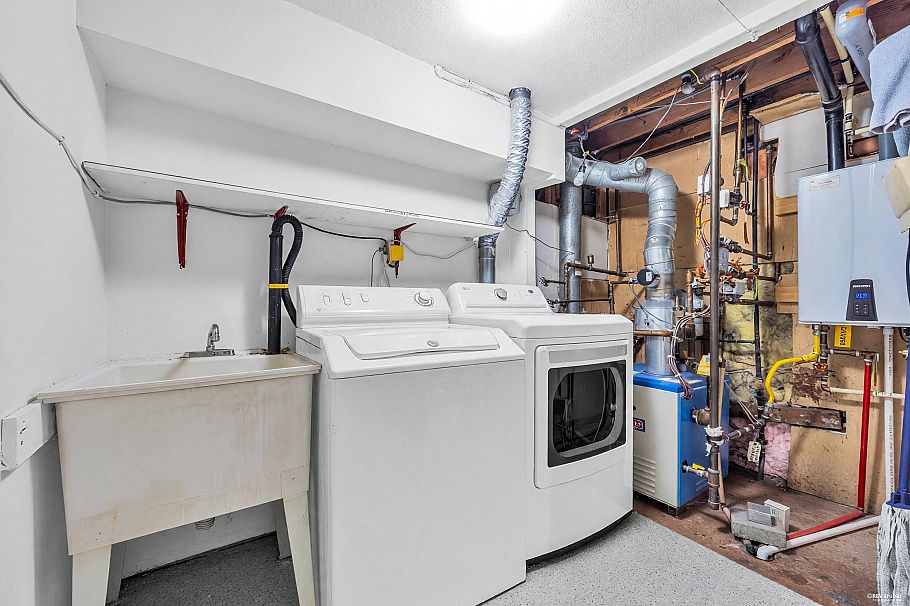 2381 E 40th Avenue Vancouver, BC - 28