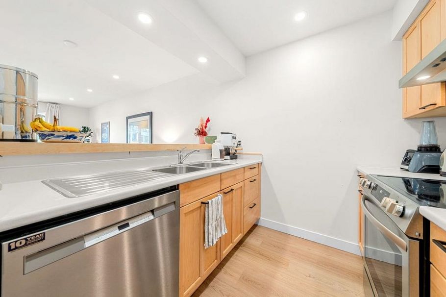 312 360 E 2nd Street North Vancouver, BC - 8