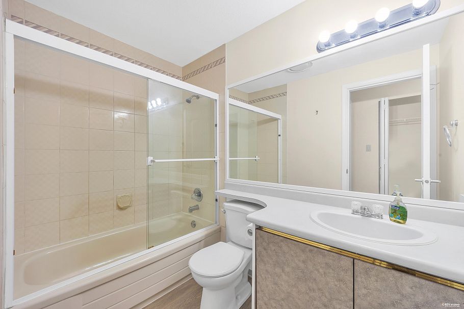 2381 E 40th Avenue Vancouver, BC - 33