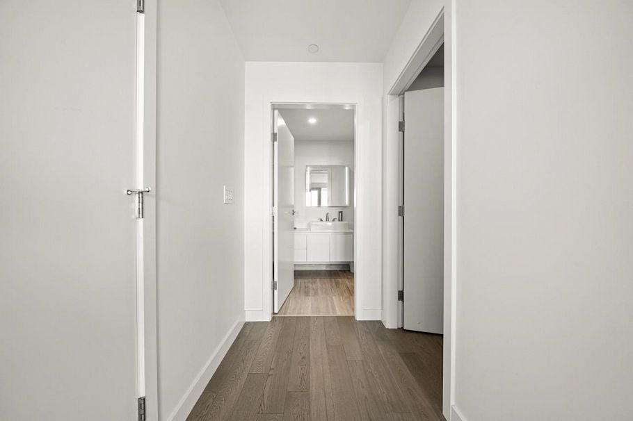 3801 1480 Howe Street Vancouver, BC - 17