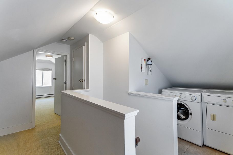 136 E 45th Avenue Vancouver, BC - 12