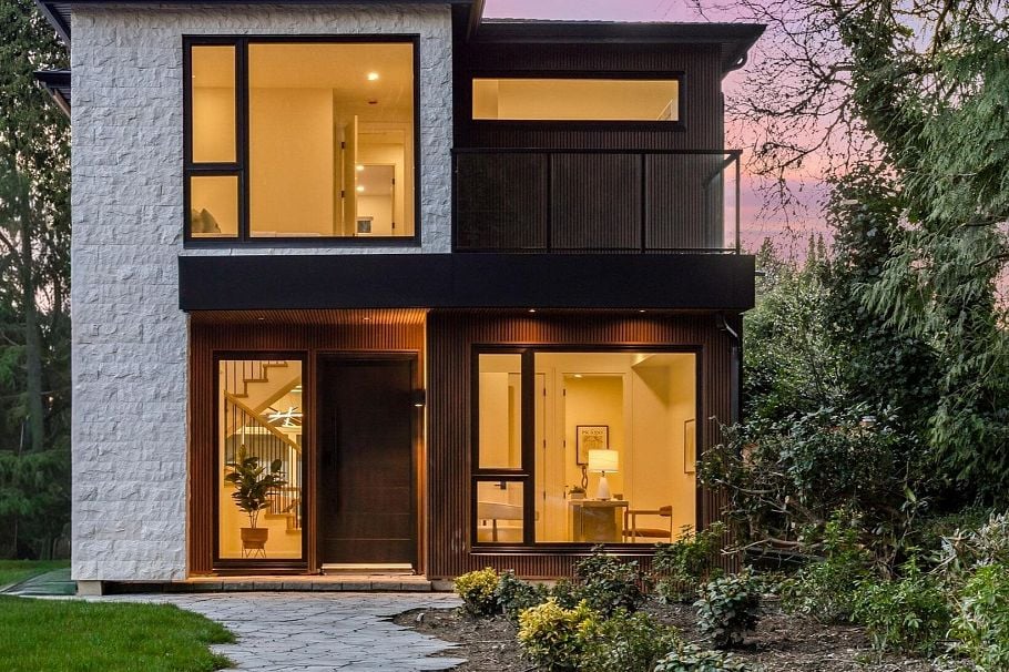 1921 Tatlow Avenue North Vancouver, BC - 2