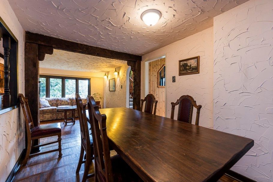 292 E St. James Road North Vancouver, BC - 15