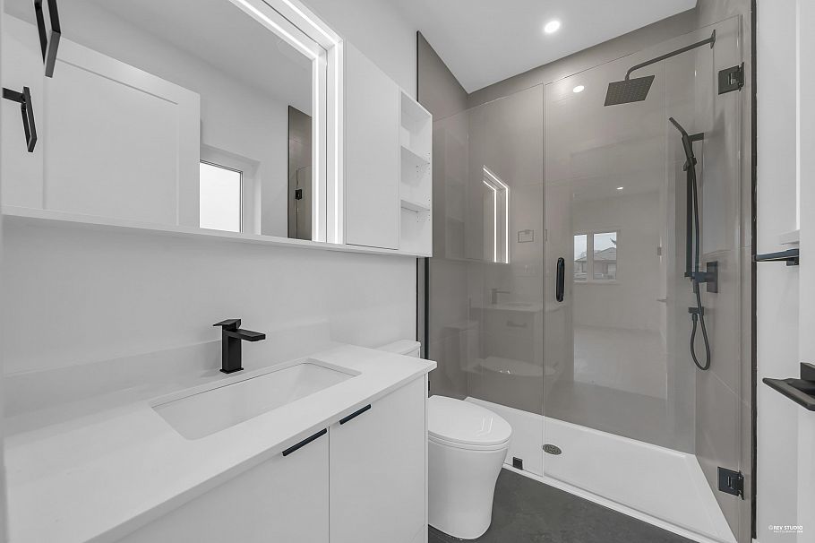 2713 Cheyenne Avenue Vancouver, BC - 16