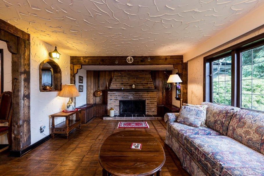 292 E St. James Road North Vancouver, BC - 6