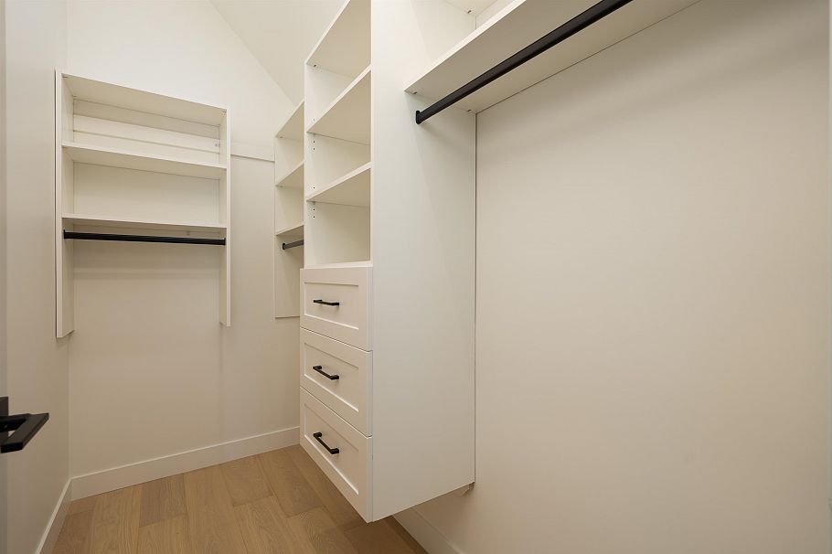 1 810 E 22nd Avenue Vancouver, BC - 15