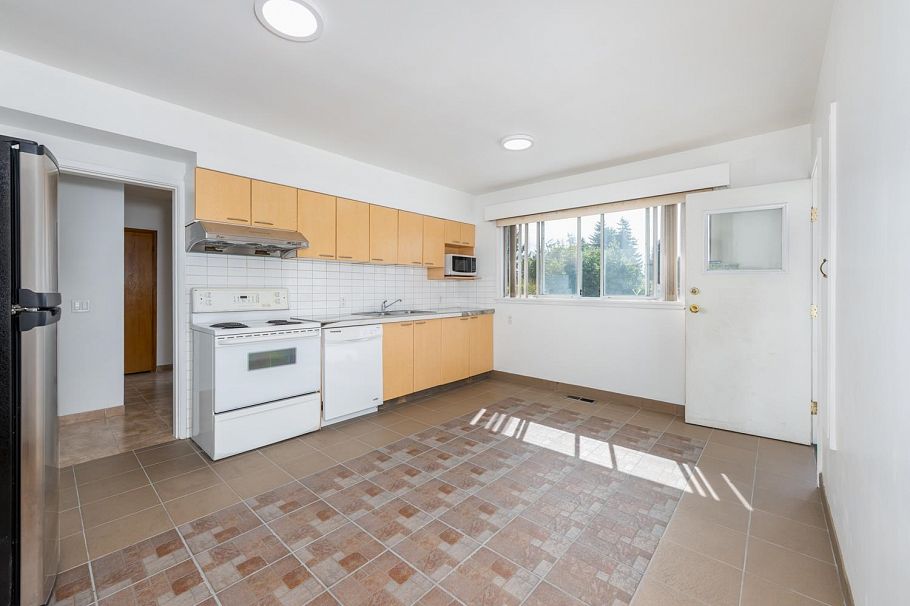 5655 Lancaster Street Vancouver, BC - 12