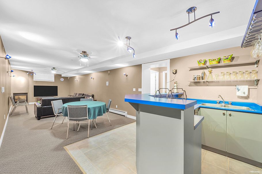 2381 E 40th Avenue Vancouver, BC - 27
