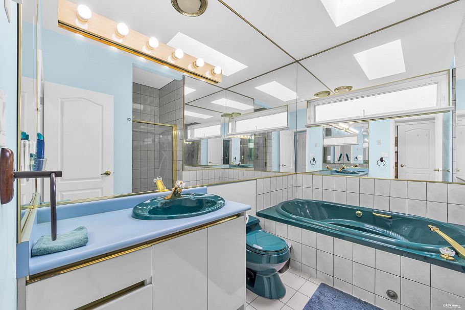 2381 E 40th Avenue Vancouver, BC - 20