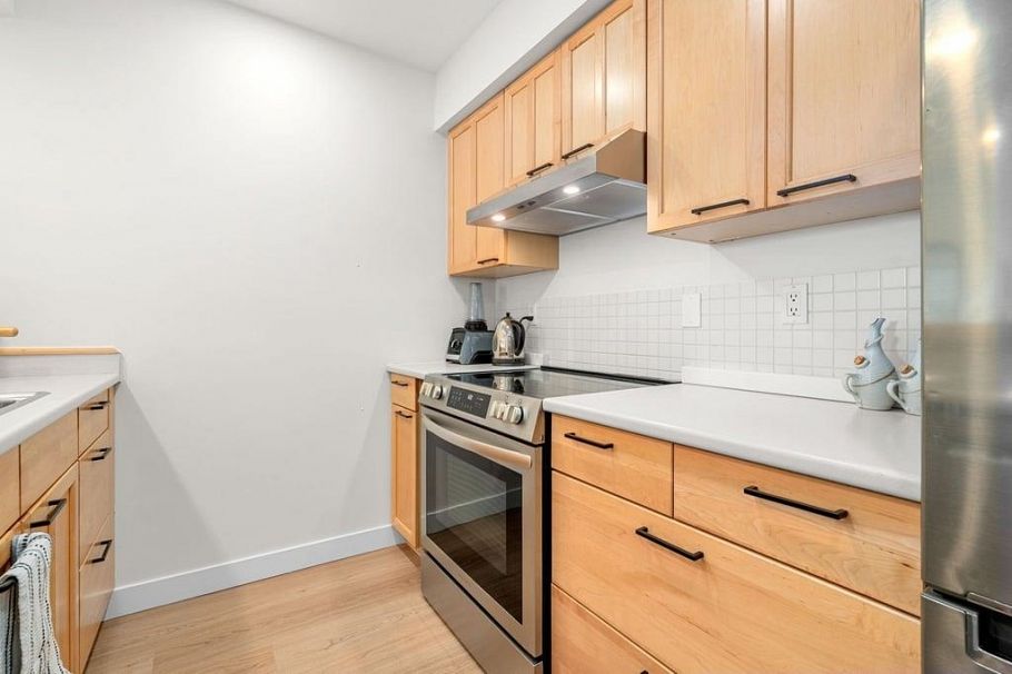 312 360 E 2nd Street North Vancouver, BC - 11