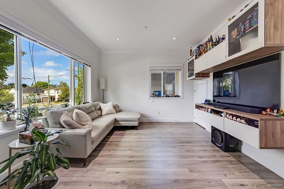621 E 65th Avenue Vancouver, BC - 2