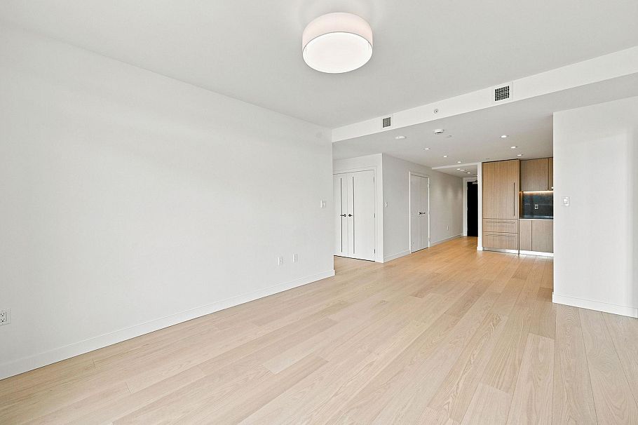 301 785 Harbour Way North Vancouver, BC - 12