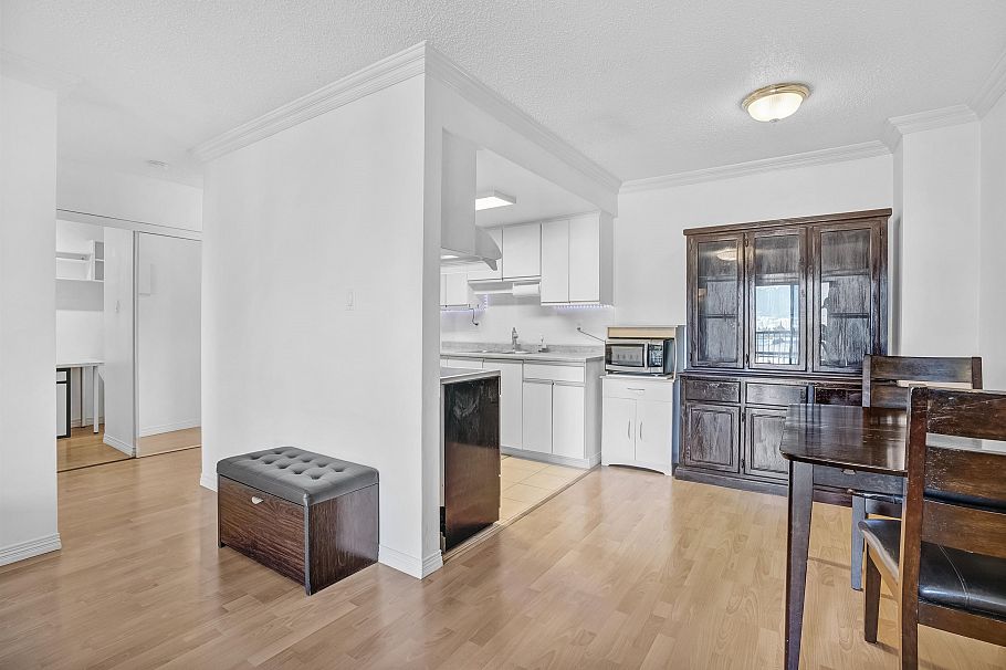 303 975 E Broadway Vancouver, BC - 10