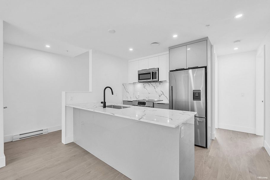 2260 E 1st Avenue Vancouver, BC - 9