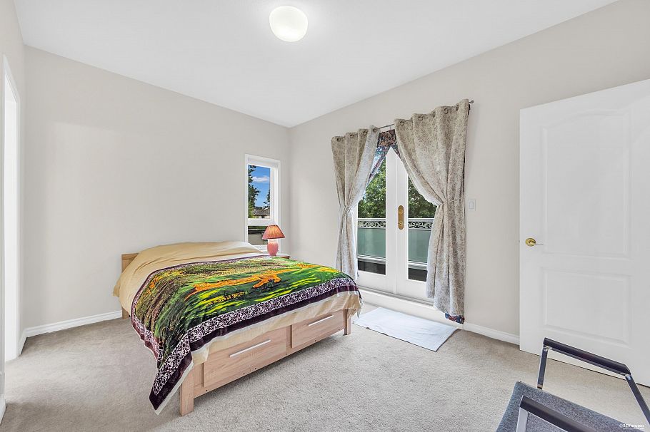 2381 E 40th Avenue Vancouver, BC - 23