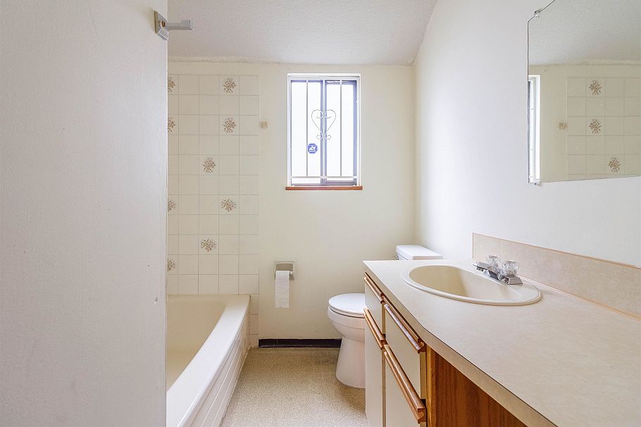 4467 Perry Street Vancouver, BC - 28