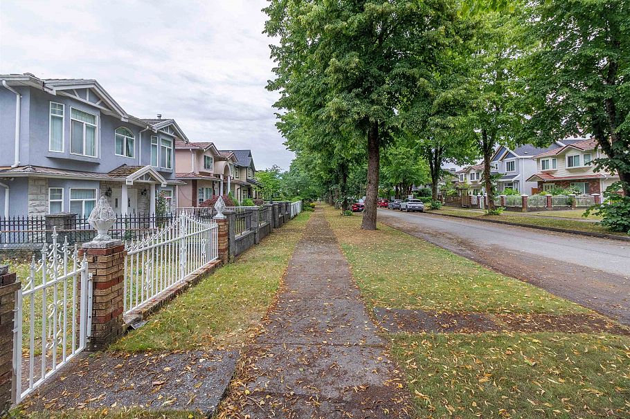 4467 Perry Street Vancouver, BC - 38
