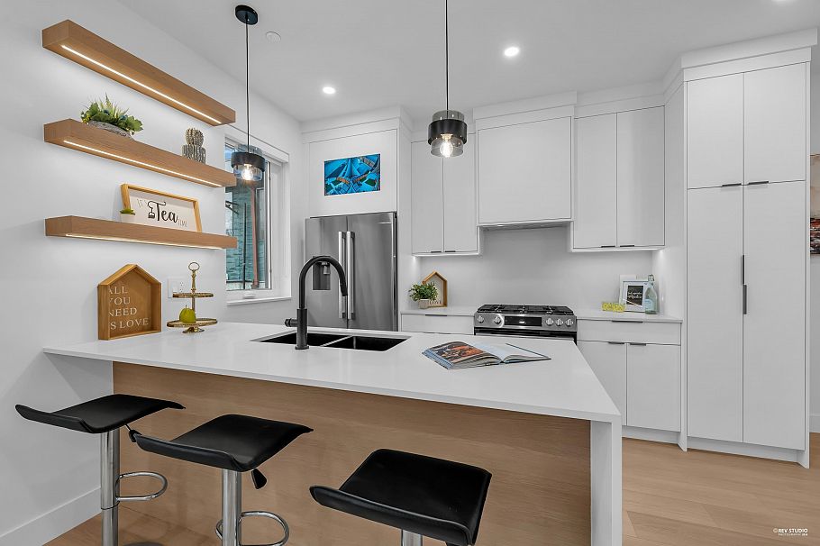 2713 Cheyenne Avenue Vancouver, BC - 11