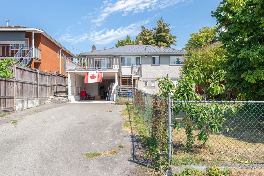 5655 Lancaster Street Vancouver, BC - 23