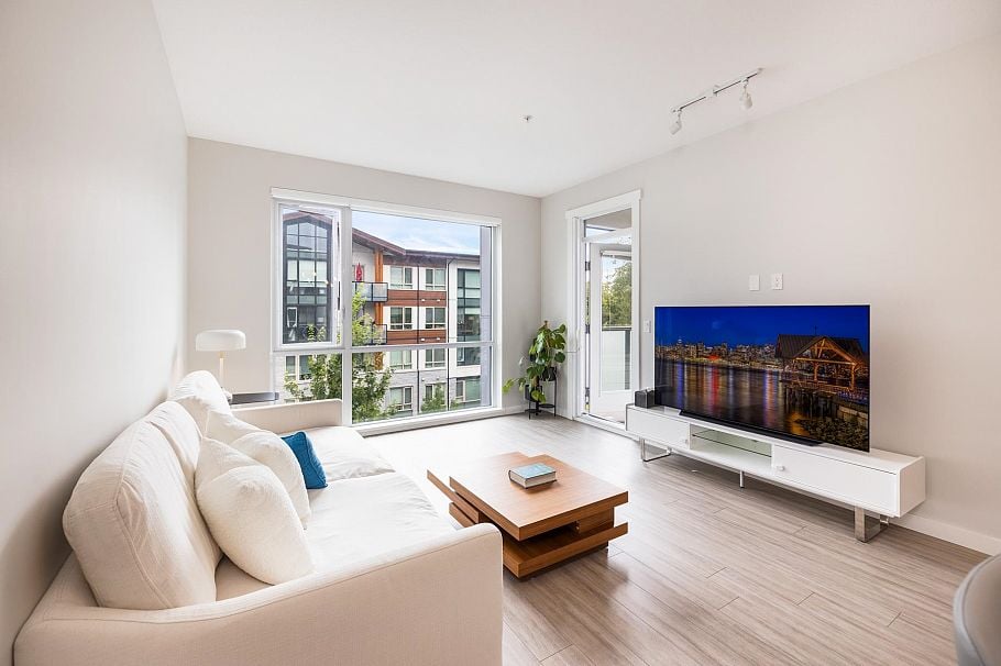302 2651 Library Lane North Vancouver, BC - 8