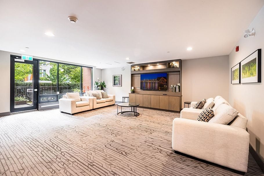 302 2651 Library Lane North Vancouver, BC - 22