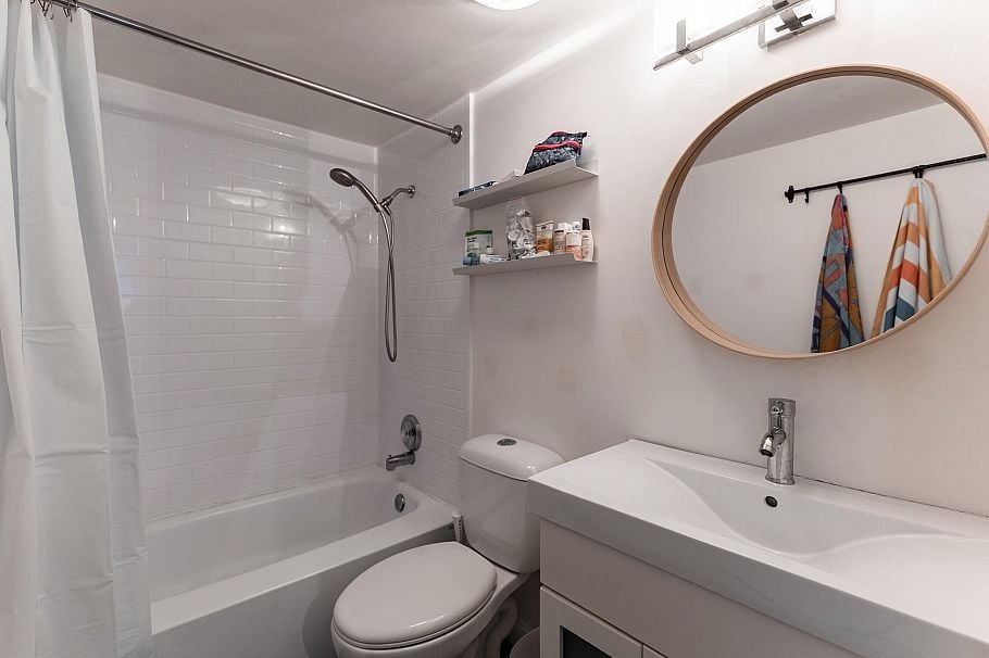 219 2910 E Pender Street Vancouver, BC - 13