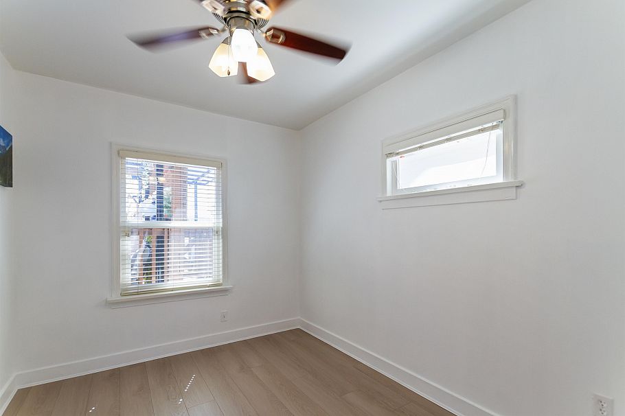 136 E 45th Avenue Vancouver, BC - 8