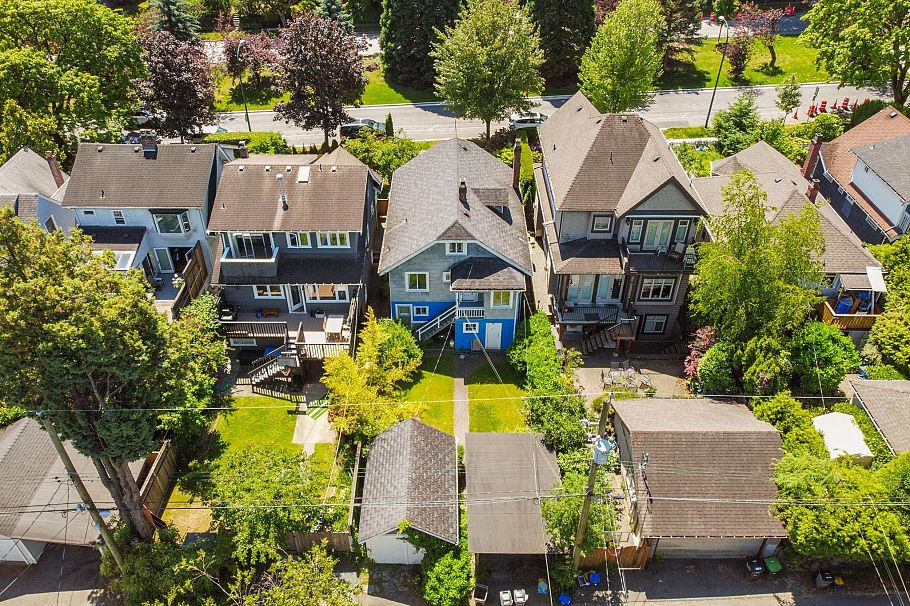 3149 W King Edward Avenue Vancouver, BC - 2