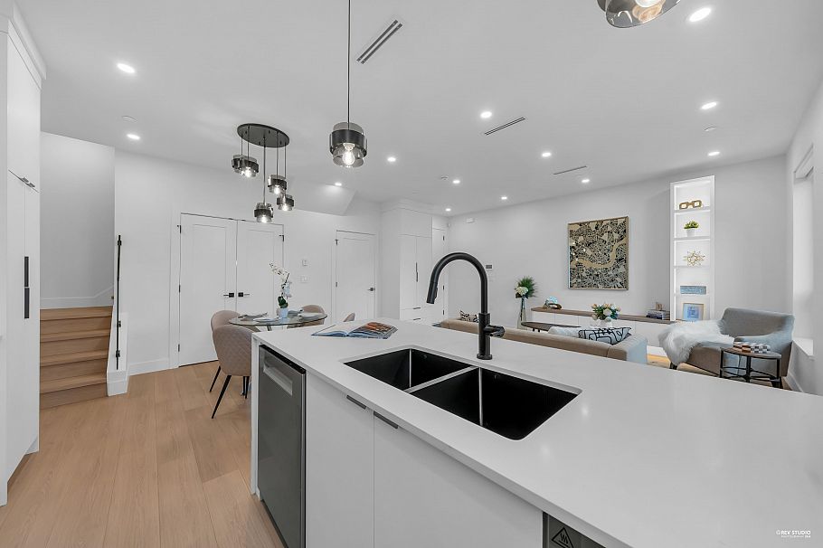 2713 Cheyenne Avenue Vancouver, BC - 9