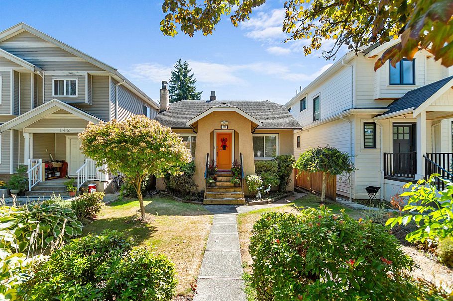 136 E 45th Avenue Vancouver, BC - 1