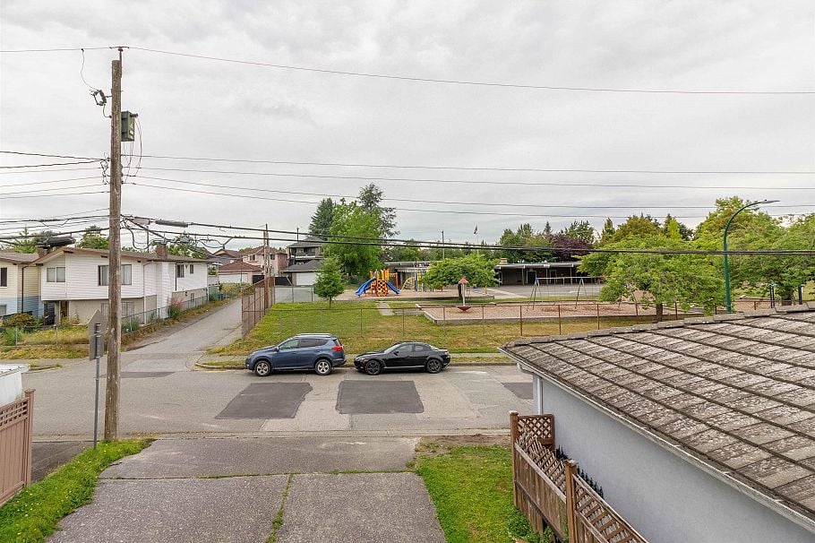4467 Perry Street Vancouver, BC - 20