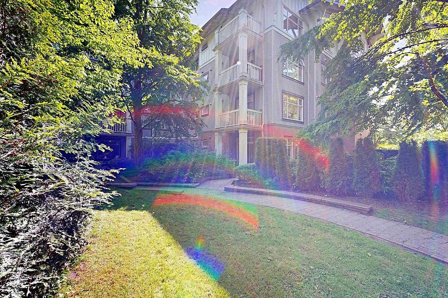 211 2083 W 33rd Avenue Vancouver, BC - 36