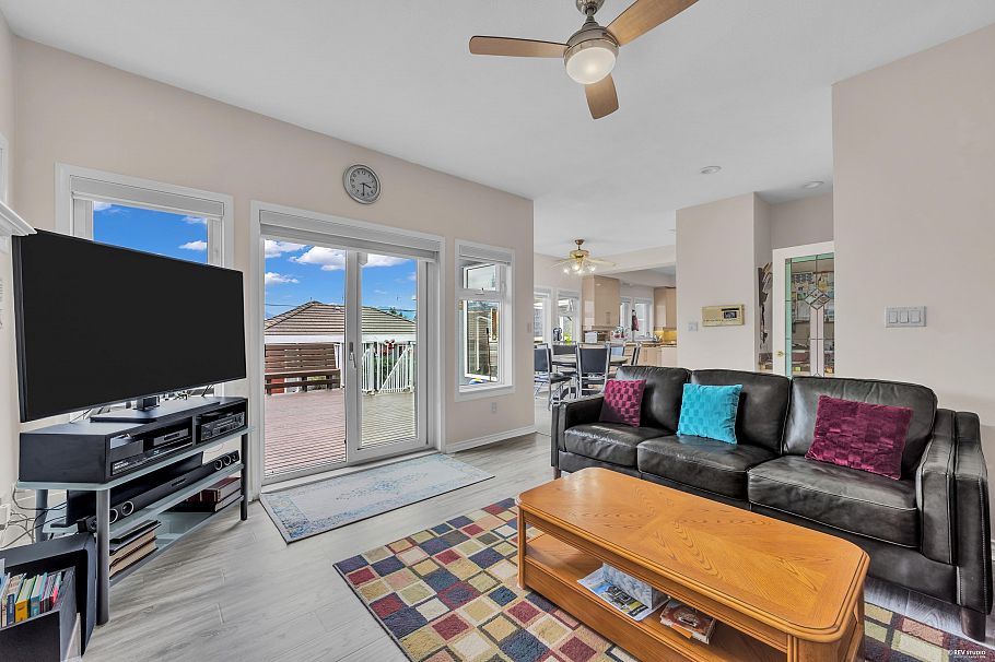2381 E 40th Avenue Vancouver, BC - 12