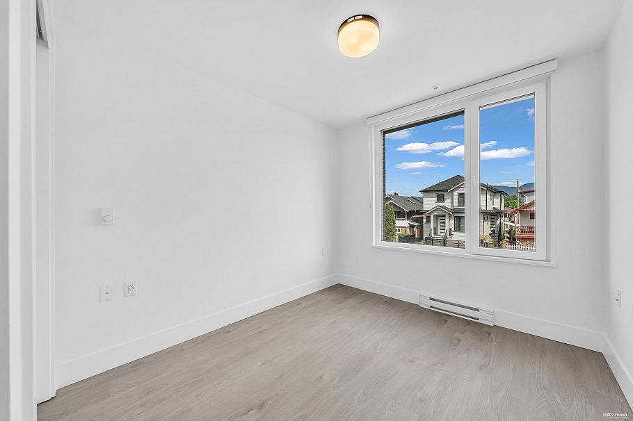 2260 E 1st Avenue Vancouver, BC - 19