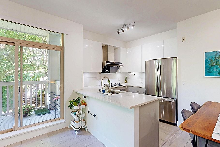 211 2083 W 33rd Avenue Vancouver, BC - 14