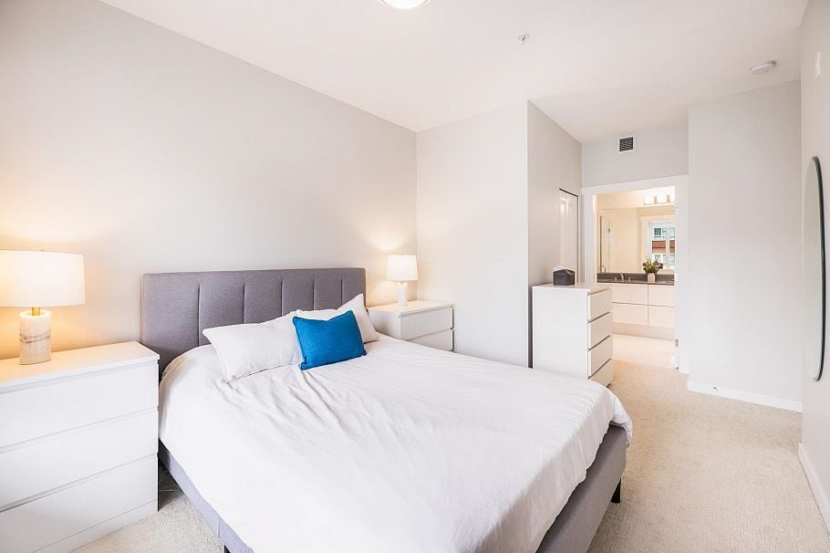 302 2651 Library Lane North Vancouver, BC - 13