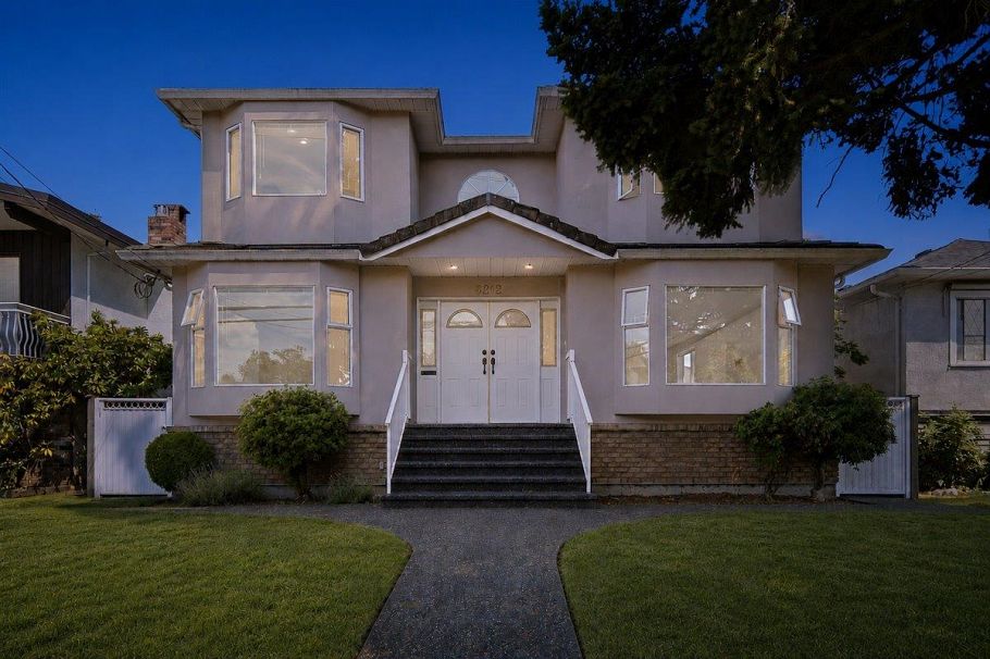 6212 Vivian Street Vancouver, BC - 3