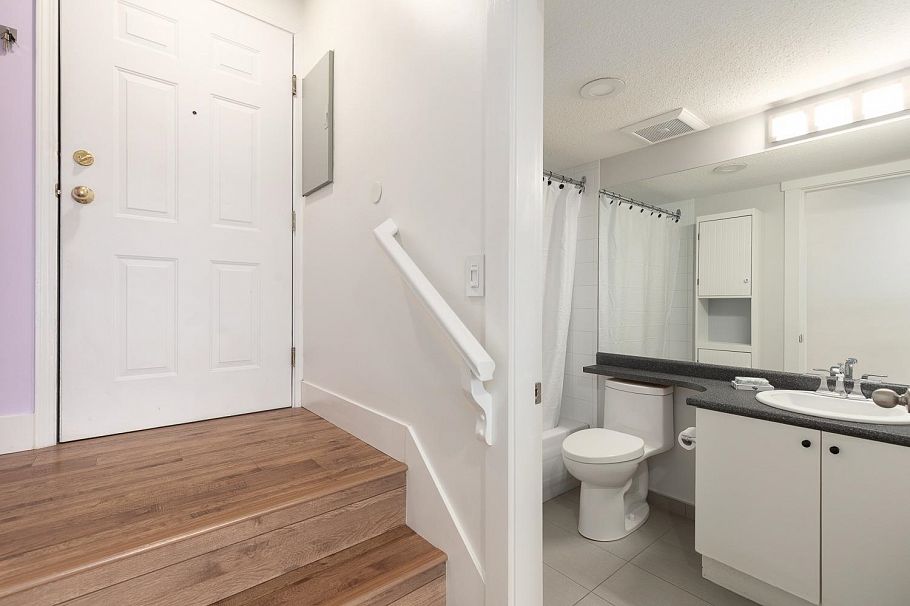 207 2211 Wall Street Vancouver, BC - 17