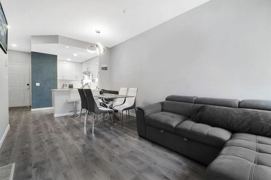 306 630 Roche Point Drive North Vancouver, BC - 10