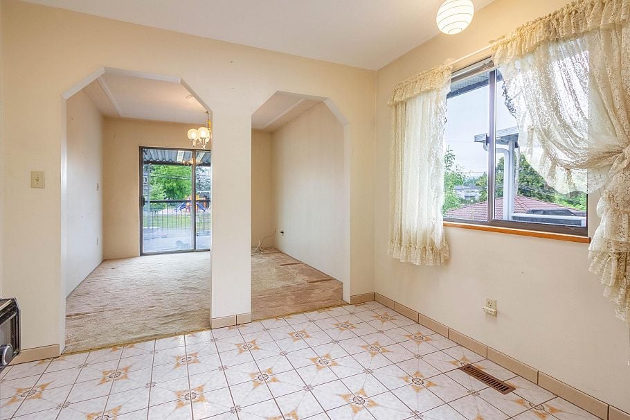4467 Perry Street Vancouver, BC - 8