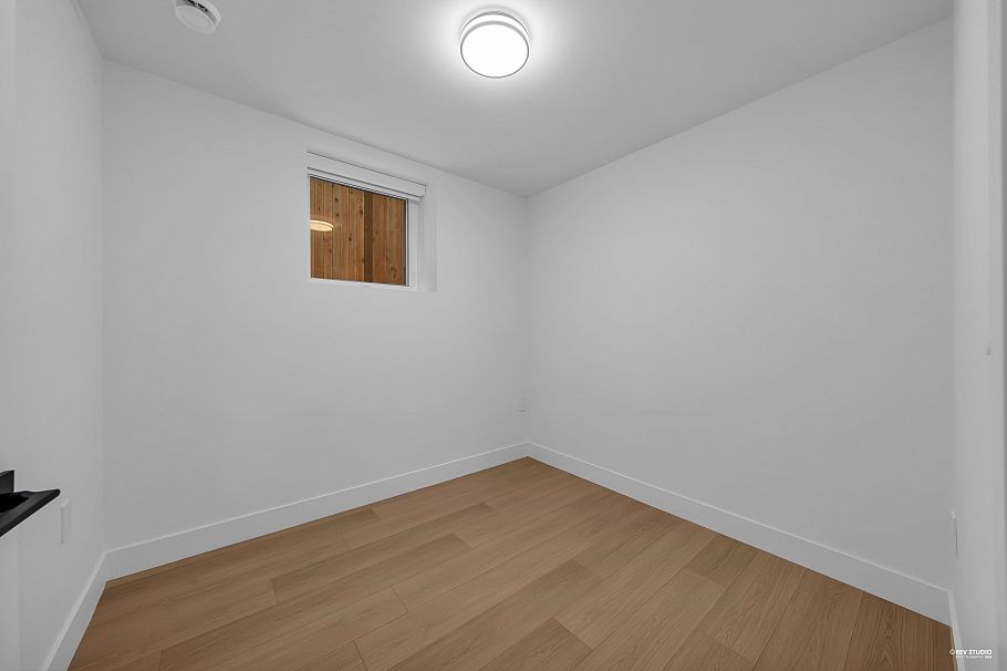 2713 Cheyenne Avenue Vancouver, BC - 22