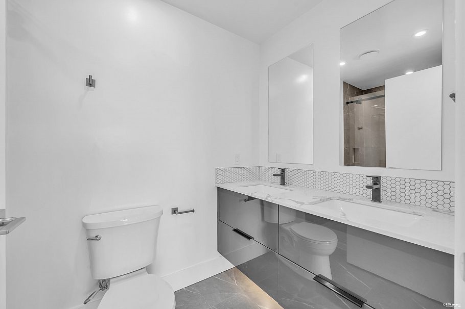 2260 E 1st Avenue Vancouver, BC - 22