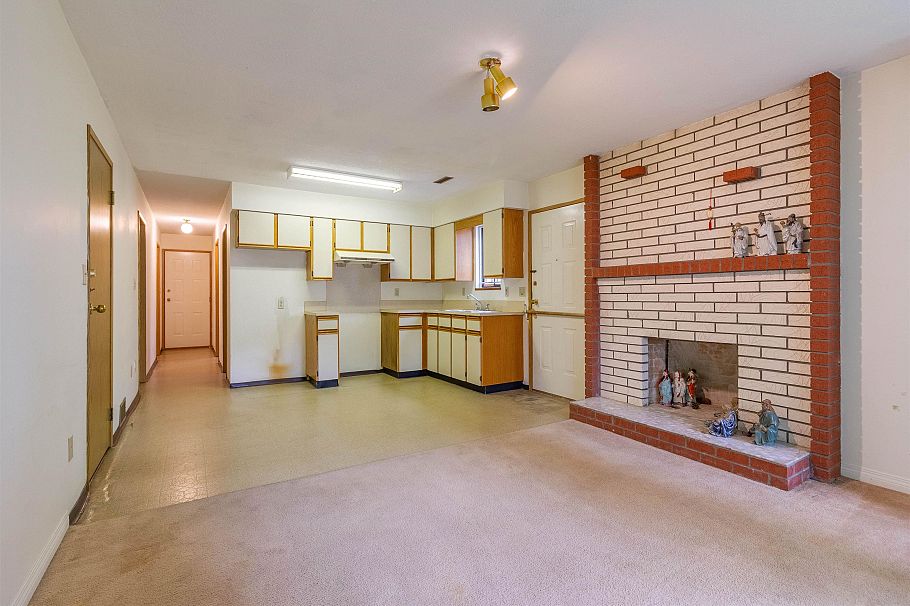 4467 Perry Street Vancouver, BC - 25